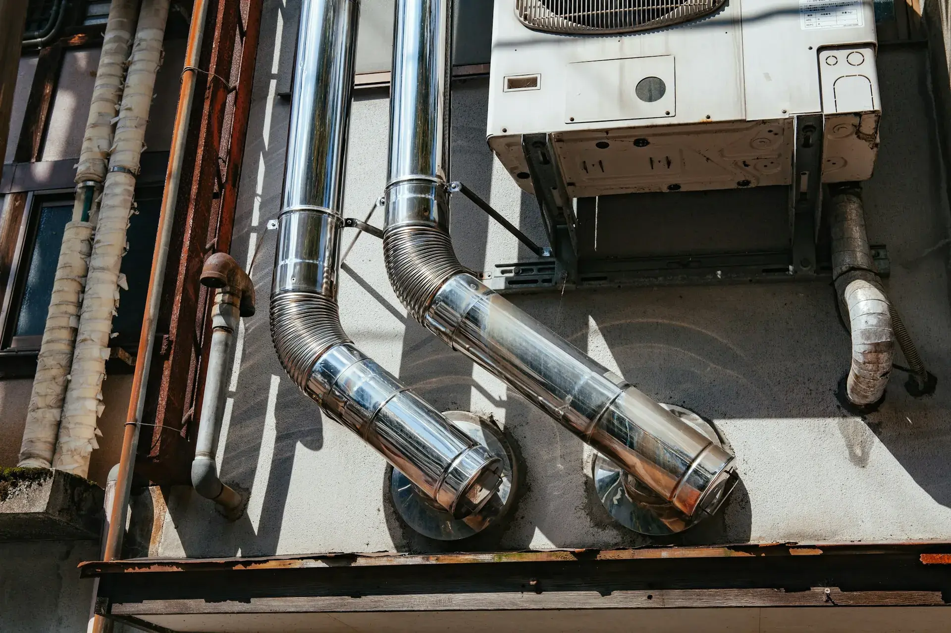 Outdoor air conditioning condenser unit for residential cooling